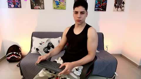 Instagram jonathanfit14 online show from April 17, 2026, 9:07 pm