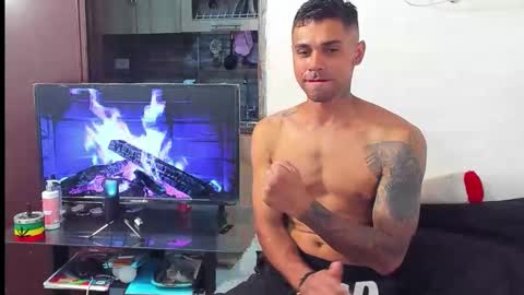 jonesjoness15 online show from November 3, 2025, 4:08 pm