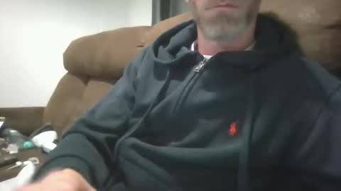 jonlow1 online show from April 18, 2026, 8:20 pm