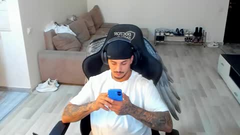 jonnyporn1 online show from October 12, 2025, 5:39 am