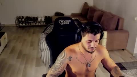 jonnyporn1 online show from December 20, 2025, 4:19 am