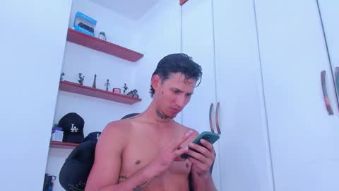 Snapshot of jonryder_ chatting on December 18, 2025, 5:08 pm Ryder Jon online show from December 18, 2025, 5:08 pm