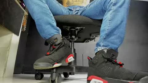 jordan33blake online show from February 13, 2025, 12:00 pm