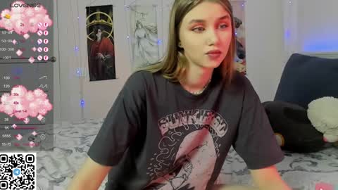 Mila online show from January 28, 2025, 7:53 pm