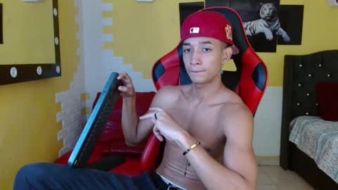 jose_sexycumm online show from September 27, 2025, 4:56 pm
