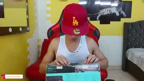 jose_sexycumm online show from November 20, 2025, 7:24 pm
