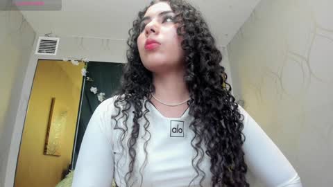 Snapshot of joselyn_sexy_ chatting on February 5, 2025, 5:09 pm Katalina online show from February 5, 2025, 5:09 pm