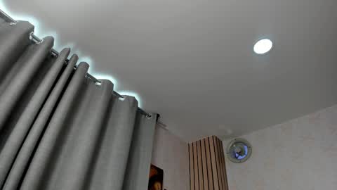 Snapshot of joselyn_sexy_ chatting on March 8, 2025, 6:26 pm Katalina online show from March 8, 2025, 6:26 pm