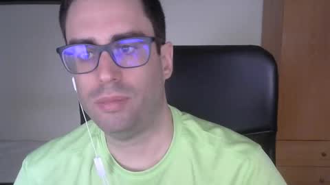 Snapshot of josevd chatting on October 3, 2025, 10:34 am Jose online show from October 3, 2025, 10:34 am