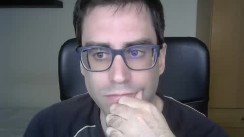 Snapshot of josevd chatting on November 17, 2025, 11:16 am Jose online show from November 17, 2025, 11:16 am