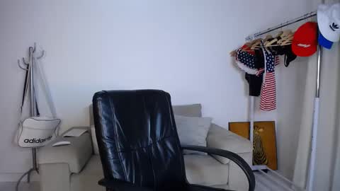 josezaens_ online show from October 25, 2025, 8:55 am