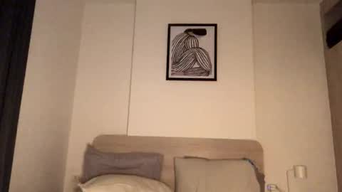 josh_xo online show from September 14, 2025, 6:07 pm