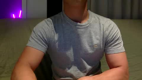 joshasian0713 online show from November 28, 2025, 10:29 am