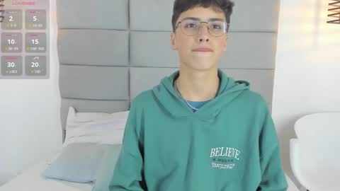 Snapshot of joshclaarktt chatting on January 14, 2026, 3:34 am Josh online show from January 14, 2026, 3:34 am