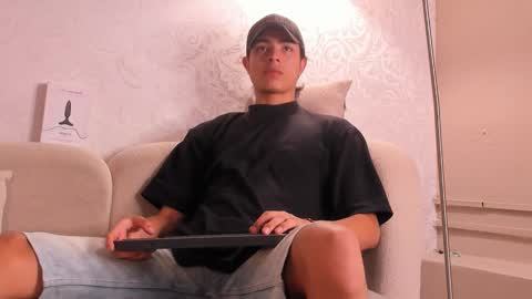 Snapshot of joshrashford chatting on October 17, 2025, 10:01 pm Josh Rashford online show from October 17, 2025, 10:01 pm