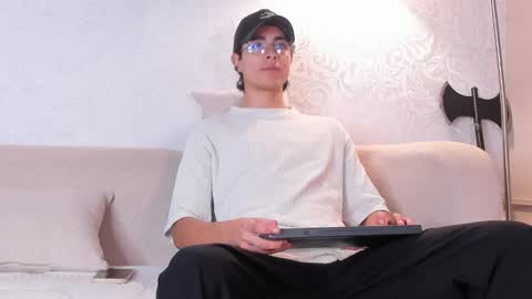 Snapshot of joshrashford chatting on October 31, 2025, 9:38 pm Josh Rashford online show from October 31, 2025, 9:38 pm