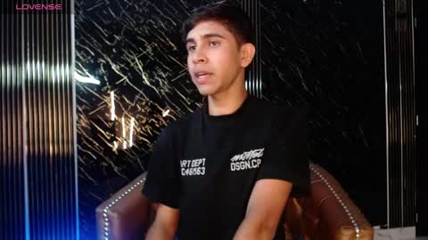 Snapshot of joshua_saenz_ chatting on April 5, 2026, 3:15 am joshua_saenz_ online show from April 5, 2026, 3:15 am