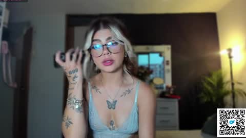 josephine   independent model    online show from January 20, 2025, 11:10 pm