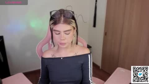 josephine   independent model    online show from February 23, 2025, 11:04 pm