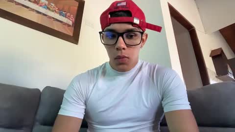 Im Jouliano online show from November 14, 2025, 8:40 pm