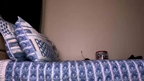 Joy3100 online show from December 17, 2025, 4:29 am