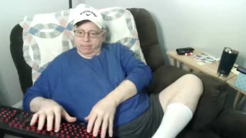 jpmel99 online show from May 19, 2026, 10:05 pm
