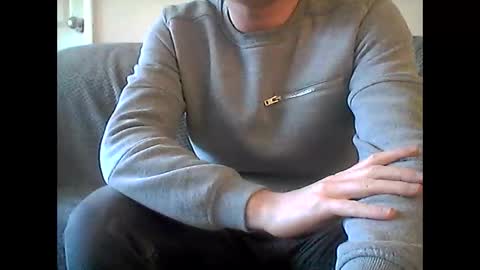 Snapshot of jr_9102 chatting on February 19, 2025, 2:34 pm jr_9102 online show from February 19, 2025, 2:34 pm