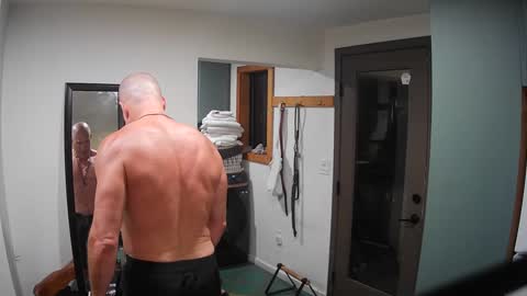 jroge21 online show from February 21, 2025, 4:07 am