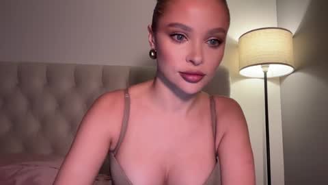 Snapshot of js_girls chatting on January 31, 2025, 6:03 pm Jennie and Sophia online show from January 31, 2025, 6:03 pm