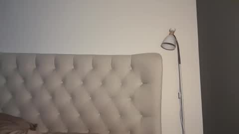 Snapshot of js_girls chatting on October 28, 2025, 6:32 pm Jennie and Sophia online show from October 28, 2025, 6:32 pm