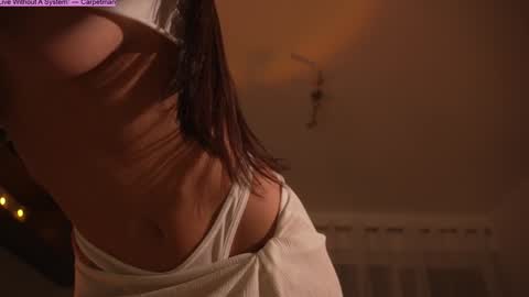 Jennifer Diaz online show from March 12, 2025, 11:01 pm