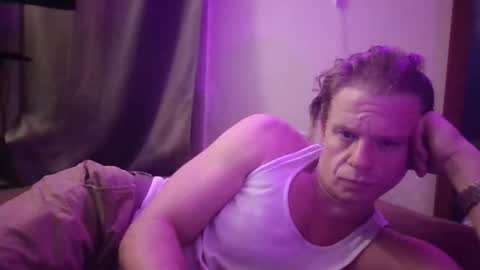 Snapshot of jthesleepy100k chatting on November 18, 2025, 5:01 am jthesleepy100k online show from November 18, 2025, 5:01 am