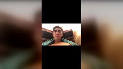 juaaan_sebass08122 online show from May 3, 2026, 1:06 pm