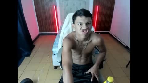 Snapshot of juan_mhata chatting on May 15, 2026, 11:01 pm Juan Mhata online show from May 15, 2026, 11:01 pm