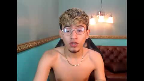 Snapshot of juan_saul1 chatting on June 1, 2026, 10:28 am juan_saul1 online show from June 1, 2026, 10:28 am