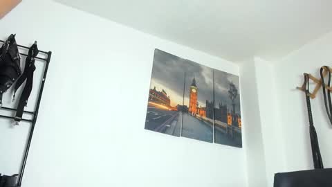 Juan Esteban online show from November 12, 2025, 3:01 pm