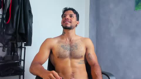Juan Esteban online show from May 14, 2026, 4:03 pm