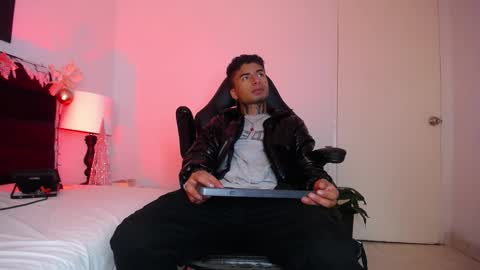 juancamilo66_ online show from January 2, 2025, 3:58 am