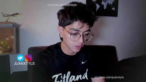 Snapshot of juancamroom chatting on October 5, 2025, 11:02 pm . online show from October 5, 2025, 11:02 pm