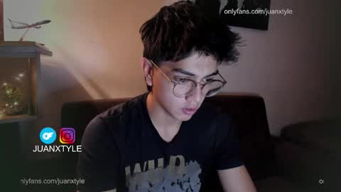 Snapshot of juancamroom chatting on October 10, 2025, 3:27 am . online show from October 10, 2025, 3:27 am