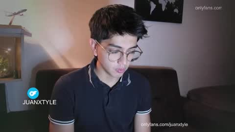 Snapshot of juancamroom chatting on October 12, 2025, 2:43 am . online show from October 12, 2025, 2:43 am