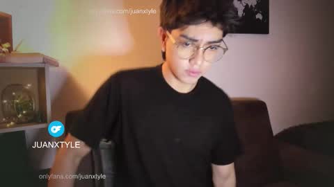 Snapshot of juancamroom chatting on October 27, 2025, 12:26 am . online show from October 27, 2025, 12:26 am