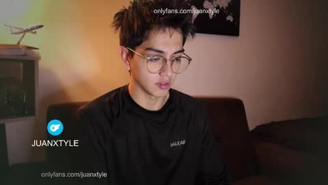 . online show from November 21, 2025, 8:29 pm