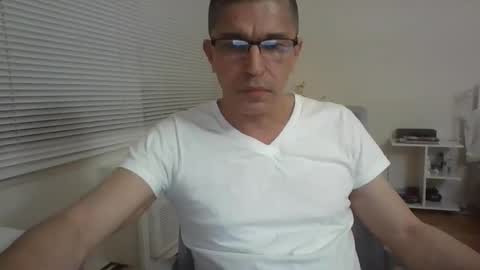 juanearth1 online show from January 5, 2026, 10:35 pm