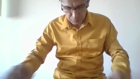 Snapshot of juanearth1 chatting on March 18, 2026, 9:40 pm juanearth1 online show from March 18, 2026, 9:40 pm