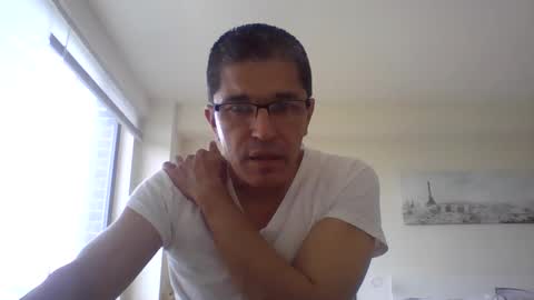 Snapshot of juanearth1 chatting on June 2, 2026, 9:50 pm juanearth1 online show from June 2, 2026, 9:50 pm