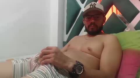 juanfe_style online show from October 1, 2025, 2:01 pm