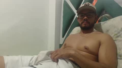 juanfe_style online show from November 14, 2025, 11:13 pm