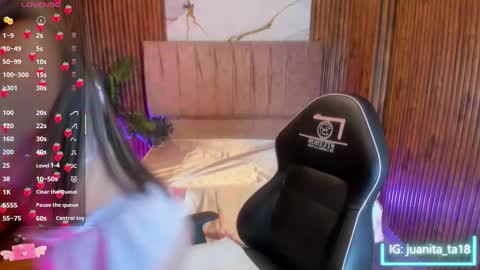 JUANITA online show from January 17, 2026, 12:54 pm