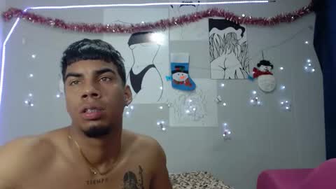 juanse_hot11 online show from December 30, 2024, 12:42 pm